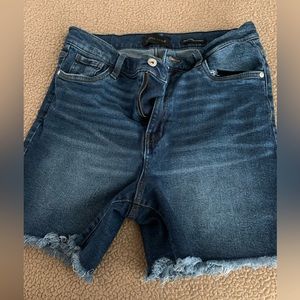 Kendall & Kylie ladies Jean shorts size 11